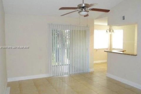 Снять в аренду квартиру в Тамарак, Флорида 1 спальня, 64.57м2, № 2065237 - фото 6