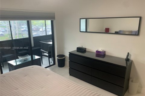 Condominio en venta en Pompano Beach, Florida, 3 dormitorios, 134.71 m2 № 2030129 - foto 22