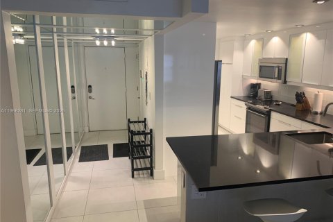 Condominio en venta en Pompano Beach, Florida, 3 dormitorios, 134.71 m2 № 2030129 - foto 2