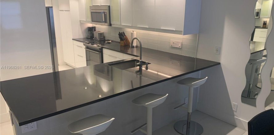 Condominio en Pompano Beach, Florida, 3 dormitorios  № 2030129