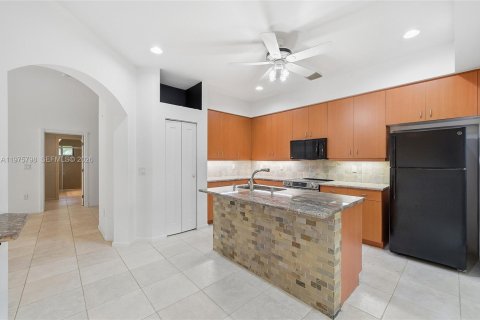 Villa ou maison à vendre à Boynton Beach, Floride: 3 chambres, 217.48 m2 № 2328717 - photo 14