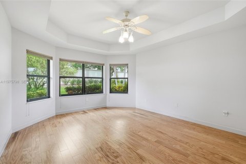 Villa ou maison à vendre à Boynton Beach, Floride: 3 chambres, 217.48 m2 № 2328717 - photo 19