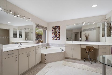 Villa ou maison à vendre à Boynton Beach, Floride: 3 chambres, 217.48 m2 № 2328717 - photo 21