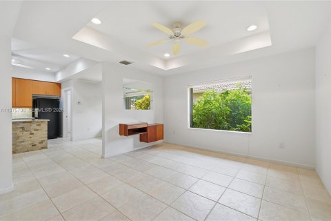 Villa ou maison à vendre à Boynton Beach, Floride: 3 chambres, 217.48 m2 № 2328717 - photo 12