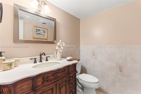Condo in Lauderhill, Florida, 1 bedroom  № 1863599 - photo 5