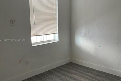 Casa en alquiler en Miami, Florida, 2 dormitorios, 170.2 m2 № 2030603 - foto 20