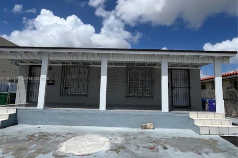 Casa en Miami, Florida 2 dormitorios, 170.2 m2 № 2030603
