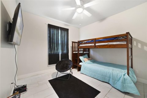 House in Orlando, Florida 5 bedrooms, 278.71 sq.m. № 1919105 - photo 17
