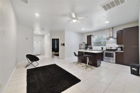 House in Orlando, Florida 5 bedrooms, 278.71 sq.m. № 1919105 - photo 16