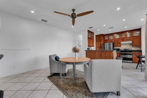 House in Weston, Florida 4 bedrooms, 194.26 sq.m. № 1820054 - photo 28