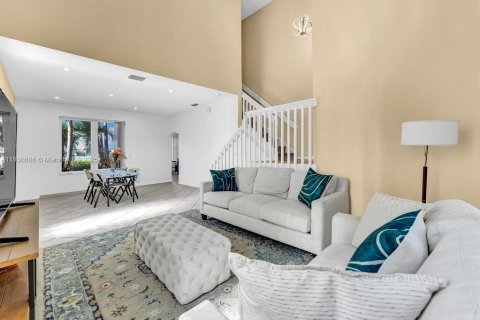 House in Weston, Florida 4 bedrooms, 194.26 sq.m. № 1820054 - photo 24