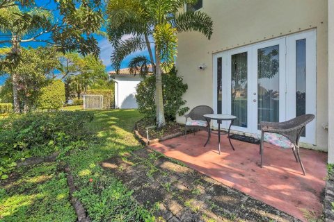 House in Weston, Florida 4 bedrooms, 194.26 sq.m. № 1820054 - photo 30