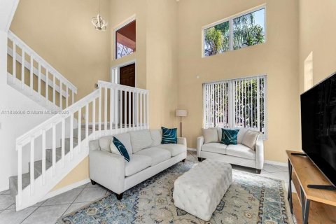 House in Weston, Florida 4 bedrooms, 194.26 sq.m. № 1820054 - photo 22