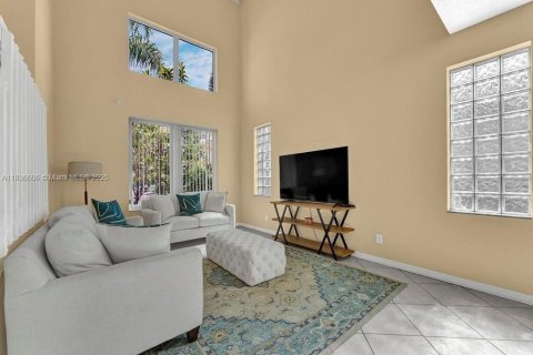 House in Weston, Florida 4 bedrooms, 194.26 sq.m. № 1820054 - photo 23