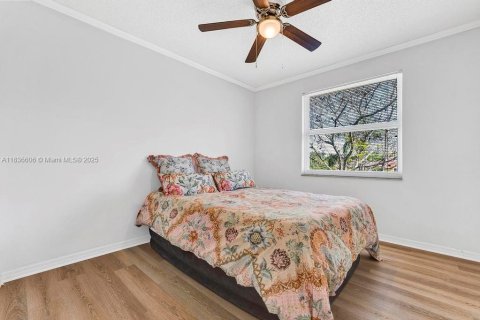 House in Weston, Florida 4 bedrooms, 194.26 sq.m. № 1820054 - photo 16