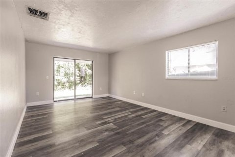 Commercial property in Arcadia, Florida 56 bedrooms, 2321.35 sq.m. № 2101593 - photo 9