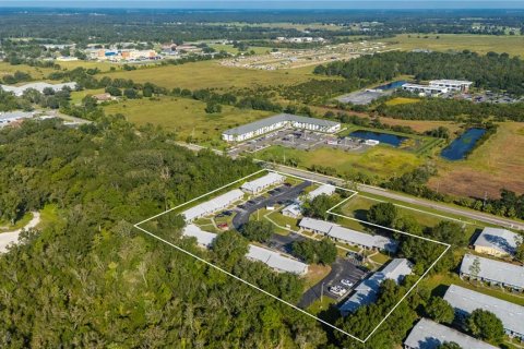Propiedad comercial en Arcadia, Florida 56 dormitorios, 2321.35 m2 № 2101593