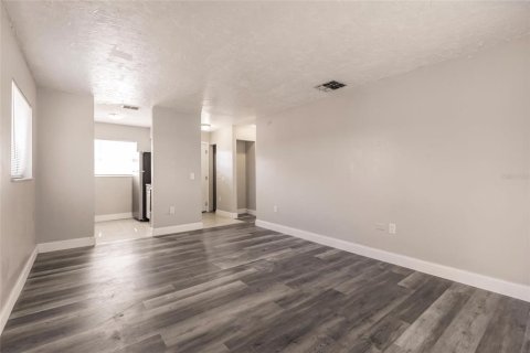 Commercial property in Arcadia, Florida 56 bedrooms, 2321.35 sq.m. № 2101593 - photo 16