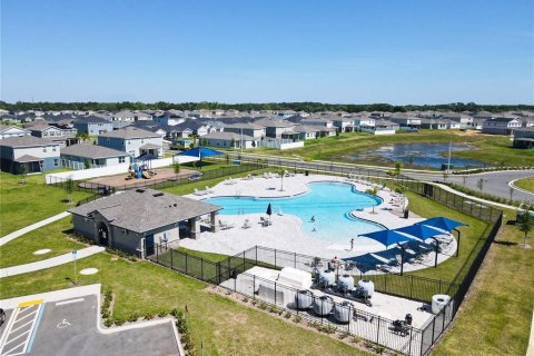 House in Davenport, Florida 4 bedrooms, 175.59 sq.m. № 2236679 - photo 18