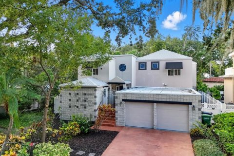 Casa en venta en Tampa, Florida, 4 dormitorios, 431.35 m2 № 2128040 - foto 2