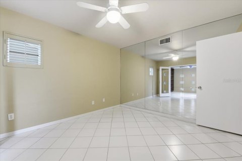 Casa en venta en Tampa, Florida, 4 dormitorios, 431.35 m2 № 2128040 - foto 29