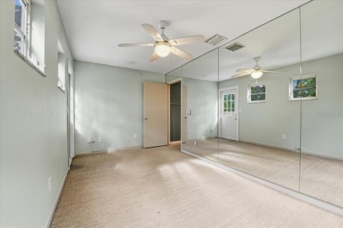Casa en venta en Tampa, Florida, 4 dormitorios, 431.35 m2 № 2128040 - foto 26
