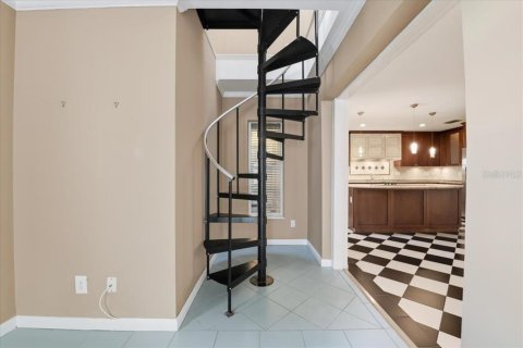 Casa en venta en Tampa, Florida, 4 dormitorios, 431.35 m2 № 2128040 - foto 14