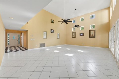 Casa en venta en Tampa, Florida, 4 dormitorios, 431.35 m2 № 2128040 - foto 9