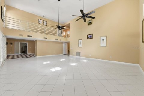 Casa en venta en Tampa, Florida, 4 dormitorios, 431.35 m2 № 2128040 - foto 8