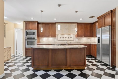 Casa en venta en Tampa, Florida, 4 dormitorios, 431.35 m2 № 2128040 - foto 15
