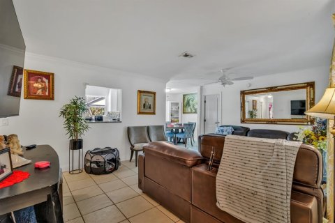 House in Orlando, Florida 3 bedrooms, 109.25 sq.m. № 1904351 - photo 11