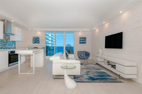 Copropriété à louer à Miami Beach, Floride: 55.74 m2 № 2177988 - photo 3