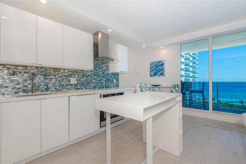 Copropriété à louer à Miami Beach, Floride: 55.74 m2 № 2177988 - photo 5