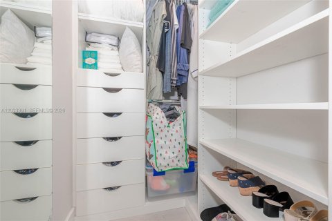 Copropriété à louer à Miami Beach, Floride: 55.74 m2 № 2177988 - photo 21
