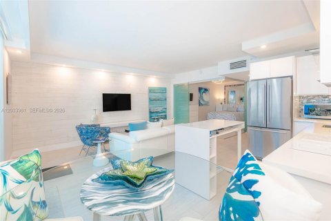 Copropriété à louer à Miami Beach, Floride: 55.74 m2 № 2177988 - photo 8
