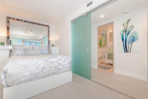 Copropriété à louer à Miami Beach, Floride: 55.74 m2 № 2177988 - photo 14