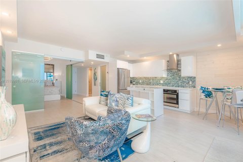Copropriété à louer à Miami Beach, Floride: 55.74 m2 № 2177988 - photo 12