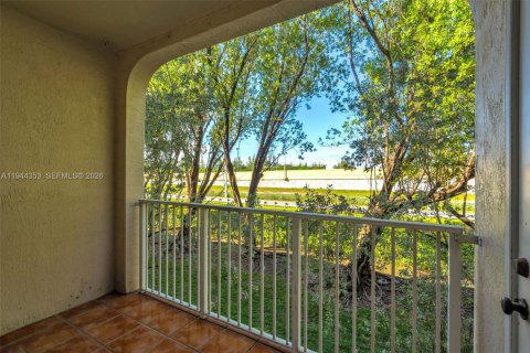 Townhouse in Doral, Florida 2 bedrooms, 106.84 sq.m. № 2001573 - photo 21