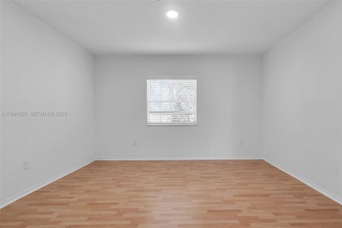 Townhouse in Doral, Florida 2 bedrooms, 106.84 sq.m. № 2001573 - photo 13