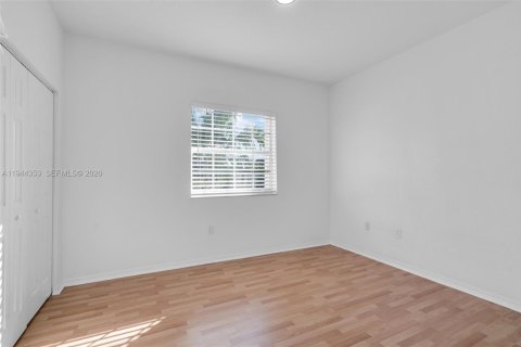 Townhouse in Doral, Florida 2 bedrooms, 106.84 sq.m. № 2001573 - photo 16