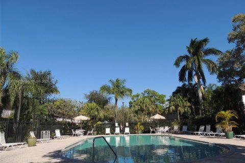 Condo in Oakland Park, Florida, 2 bedrooms  № 1874633 - photo 30