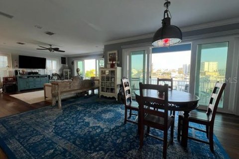 Villa ou maison à vendre à Madeira Beach, Floride: 4 chambres, 260.5 m2 № 1911464 - photo 11