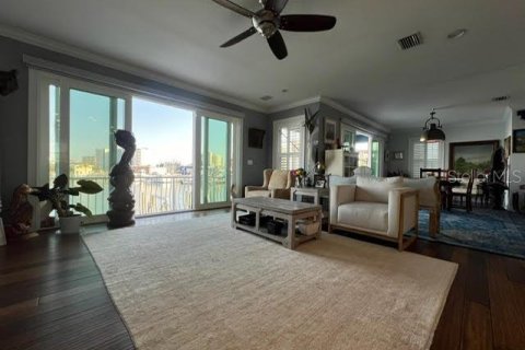 Villa ou maison à vendre à Madeira Beach, Floride: 4 chambres, 260.5 m2 № 1911464 - photo 8