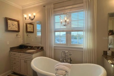 Casa en venta en Madeira Beach, Florida, 4 dormitorios, 260.5 m2 № 1911464 - foto 25