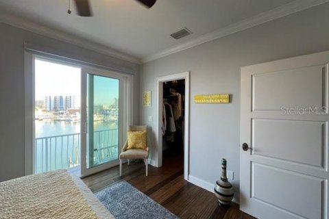Casa en venta en Madeira Beach, Florida, 4 dormitorios, 260.5 m2 № 1911464 - foto 30