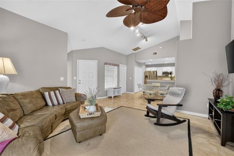 Villa ou maison à vendre à Mount Dora, Floride: 3 chambres, 116.31 m2 № 2437397 - photo 12