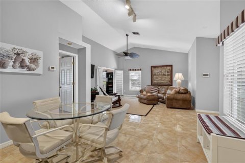 Villa ou maison à vendre à Mount Dora, Floride: 3 chambres, 116.31 m2 № 2437397 - photo 16