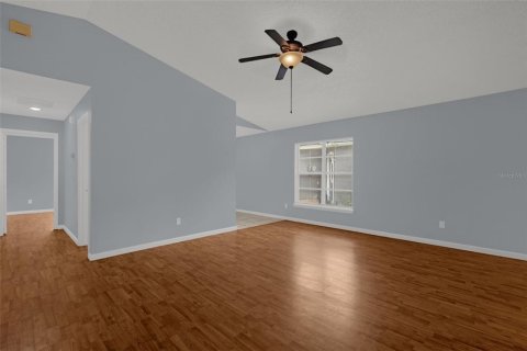 Villa ou maison à louer à Orlando, Floride: 2 chambres, 128.21 m2 № 2415059 - photo 3