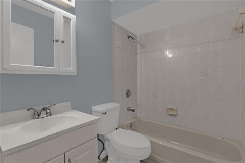 Villa ou maison à louer à Orlando, Floride: 2 chambres, 128.21 m2 № 2415059 - photo 19