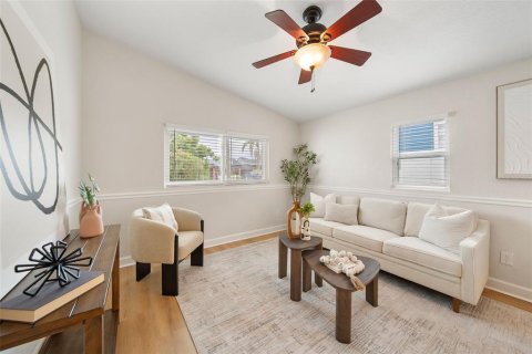 Casa en venta en Orlando, Florida, 3 dormitorios, 151.52 m2 № 1900079 - foto 10